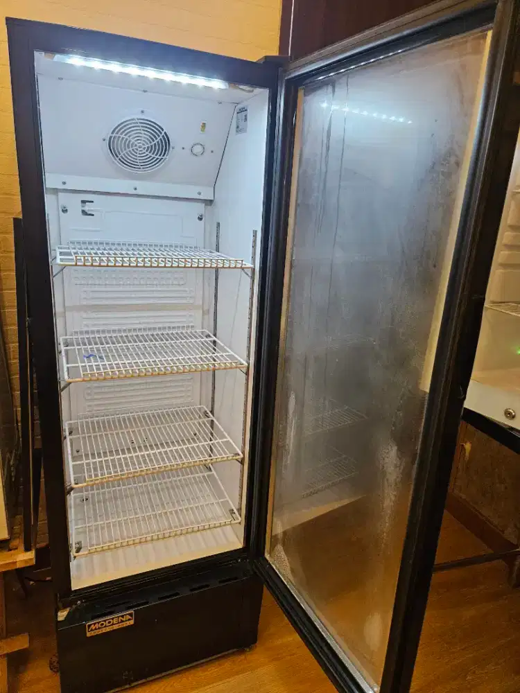 Chiller Modena Hitam