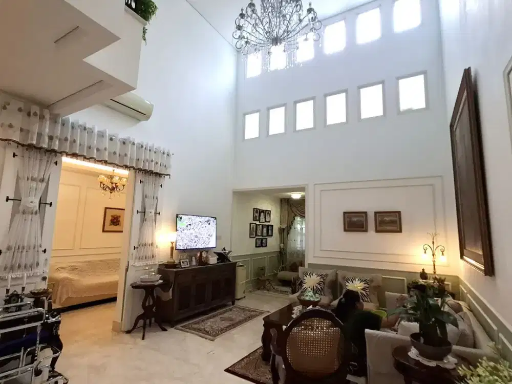 DIJUAL DAN DISEWAKAN RUMAH TINGGAL MODERN ADA SWIMMING POOL DI MENTENG