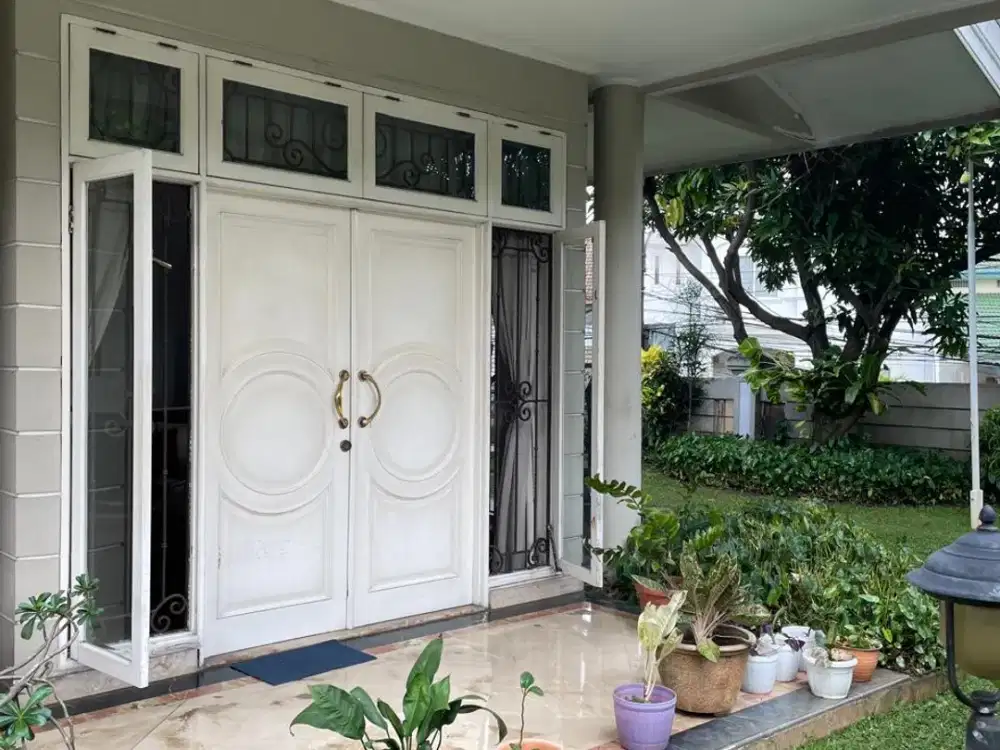 DIJUAL RUMAH CANTIK DI KAWASAN LEBAK BULUS JAKARTA SELATAN