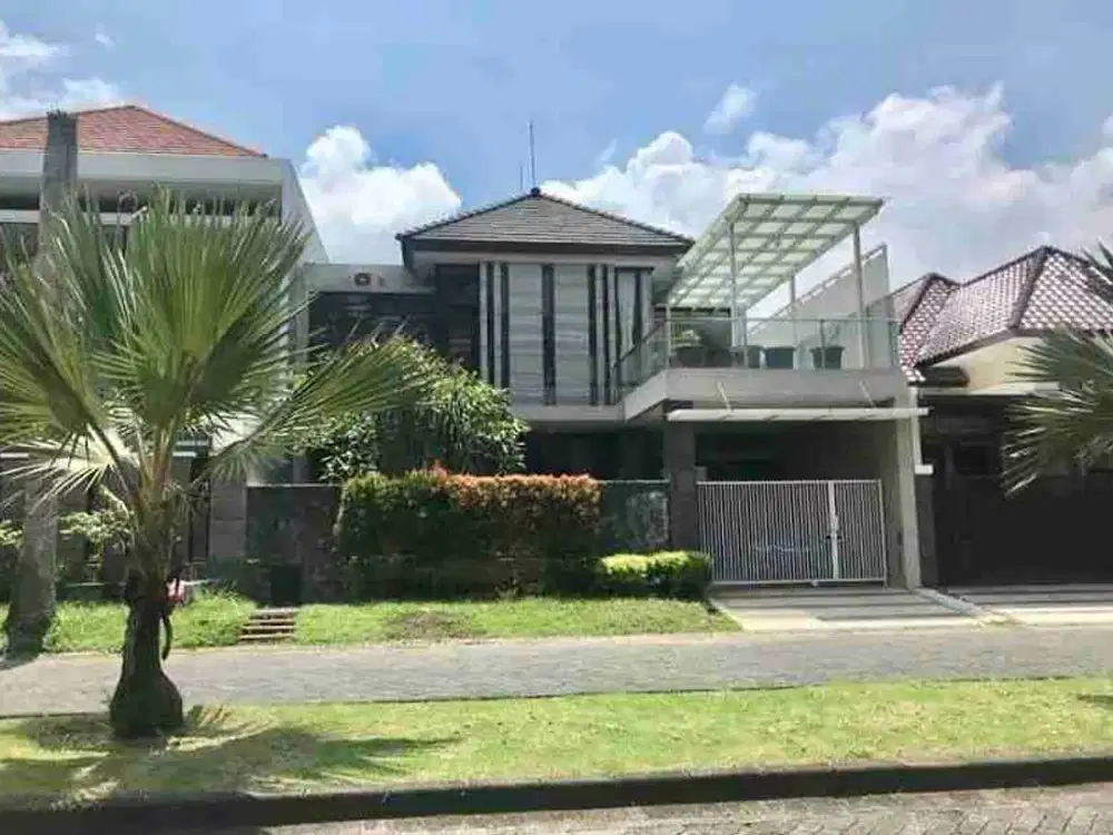 Rumah Mewah Araya Boulevard