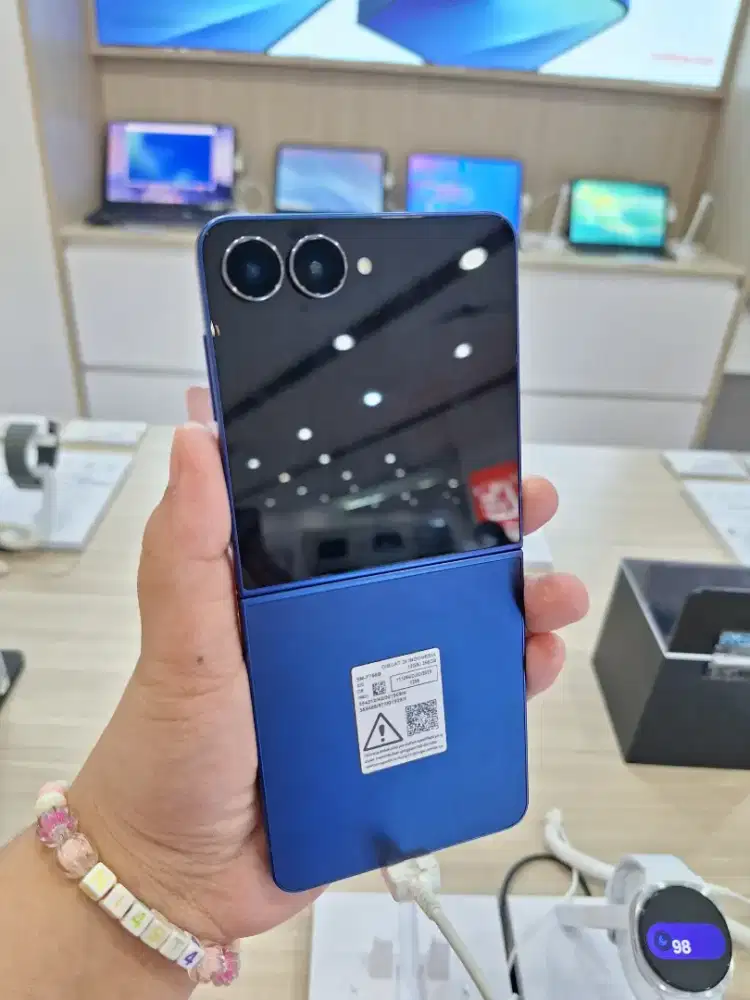 Cicilan Murah Samsung Galaxy Zflip7 256GB hingga 24bulan