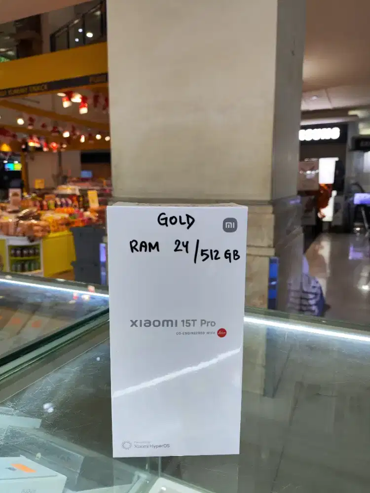 XIAOMI 15T PRO RAM12 ROM512 ( Leica Summilux Optical Lens )