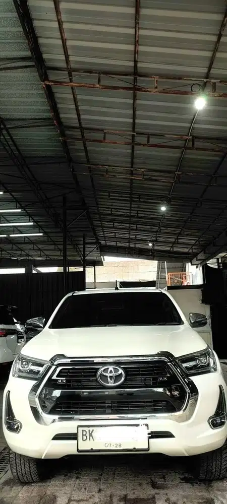 Hilux V 2023 A/T 4x4