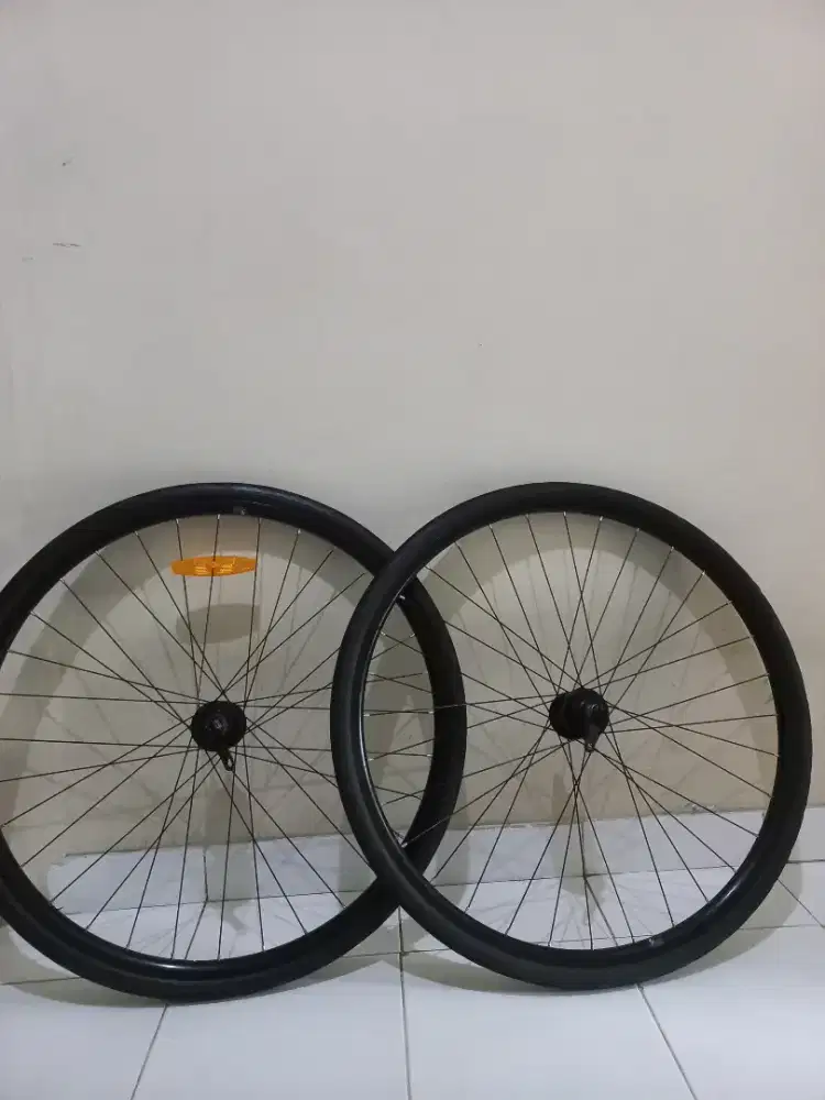 BAN TUBELESS /WHEELSET  TANNUS AIRLESS TIRE 700X40C