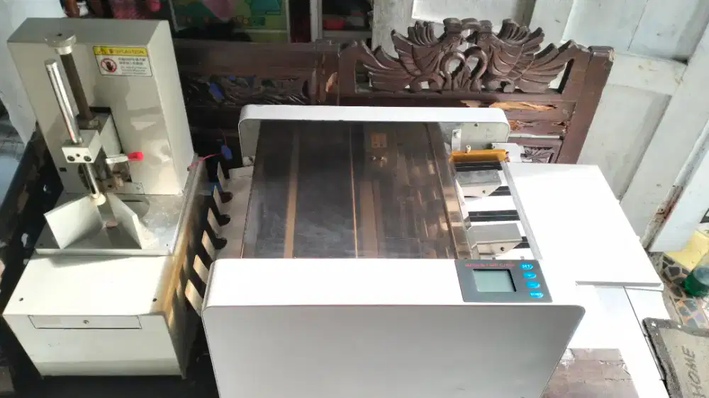 Mesin Potong Kertas Sudut Kartu Nama