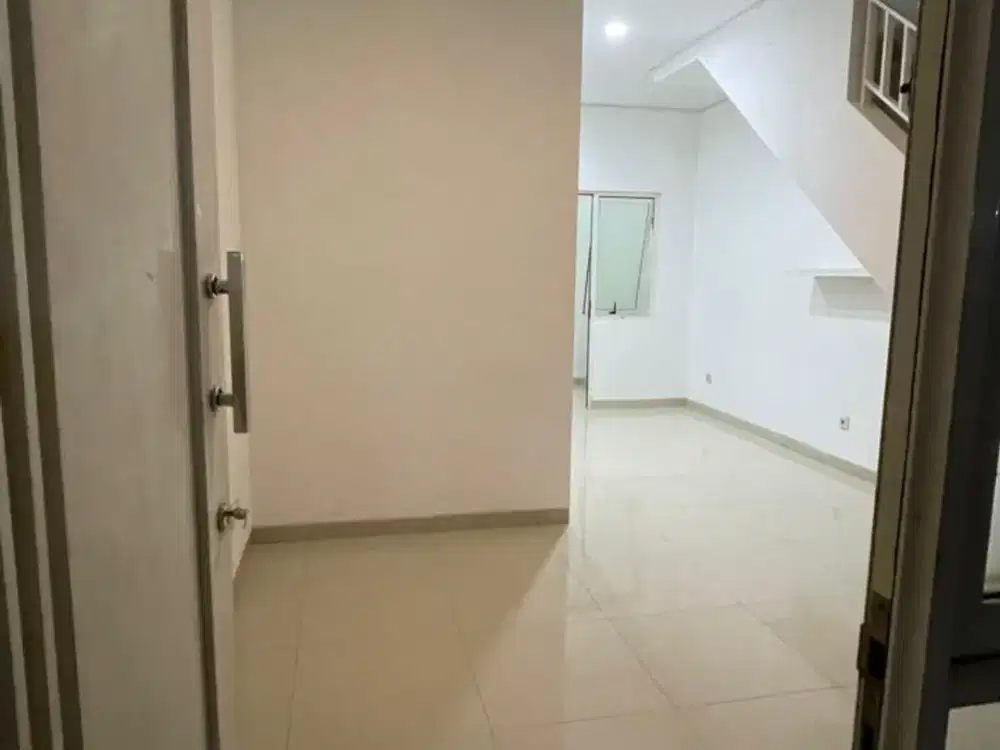 sewa rumah layar permai PIK uk 4x12m kosongan