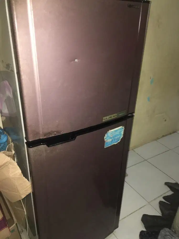 Kulkas 2 pintu Toshiba