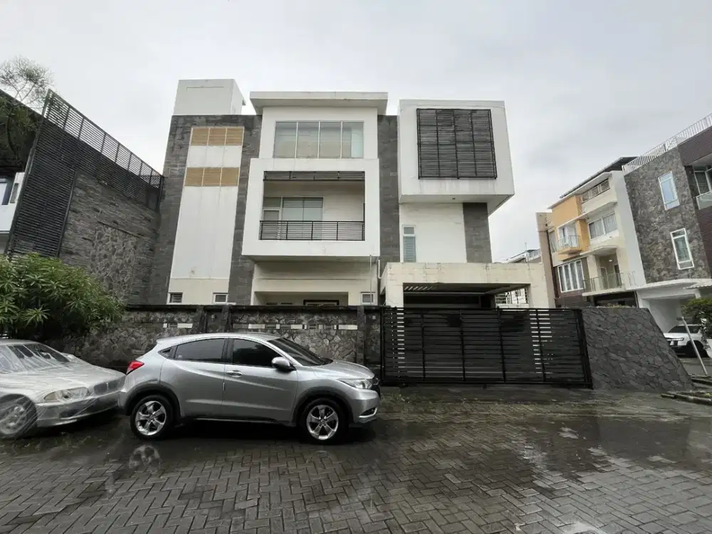 Villa Hook di Komplek Cemara Asri ( Jalan Fresia )