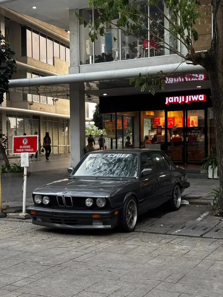 1987 BMW E28 520i e36 e38 e39 e46