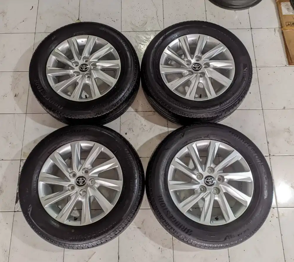 R16 Original Zenix+Ban bridgestone 90%