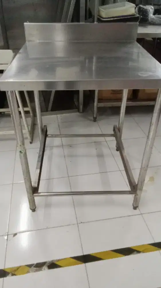 CUCI GUDANG MEJA STAINLESS