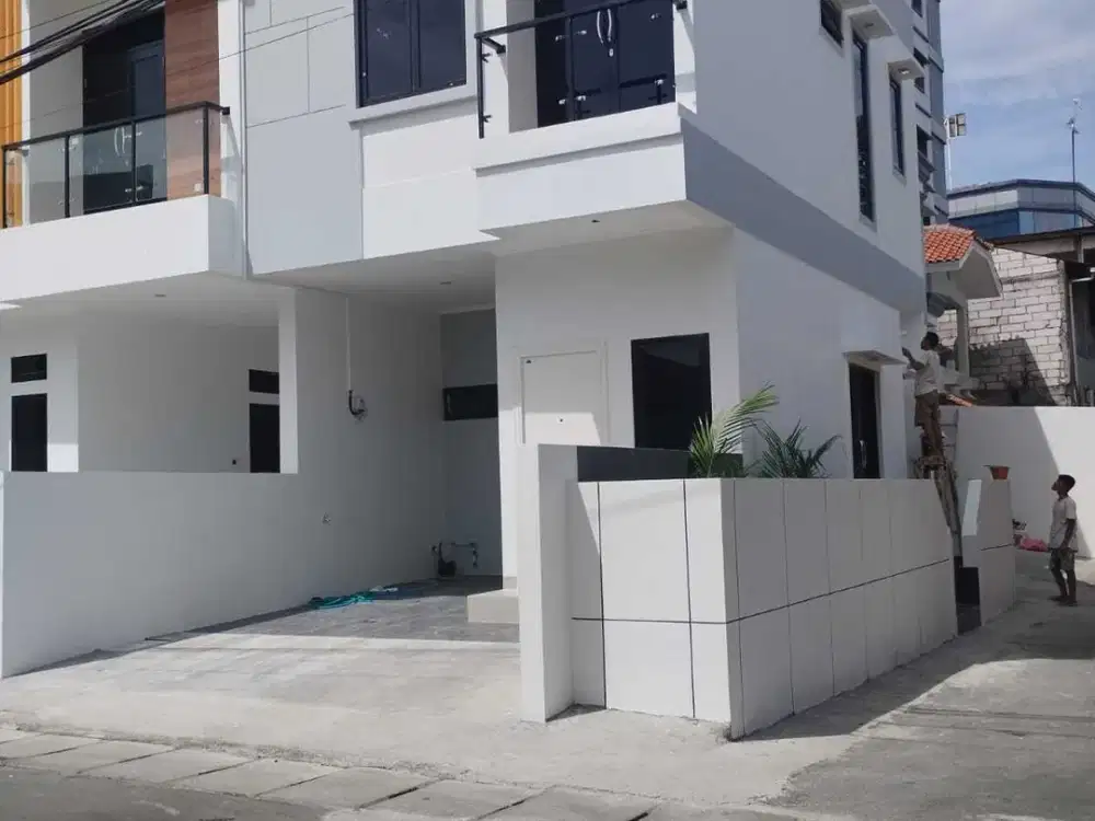 Rumah Modern Elegan di Cempaka Putih Tengah Jakarta Pusat