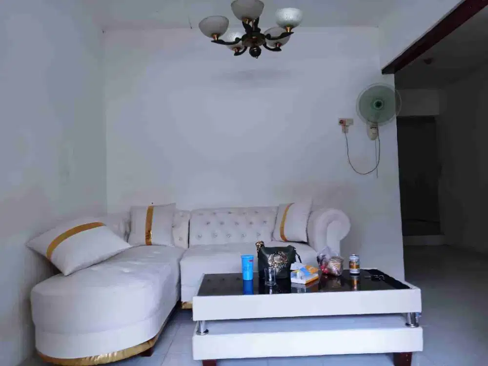 Disewakan murah rumah 3KT dan 2KM di Wiyung