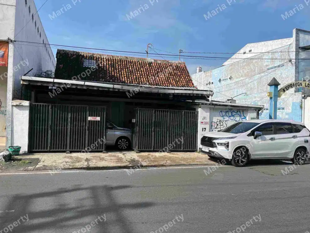dijual rumah usaha di tengah kota