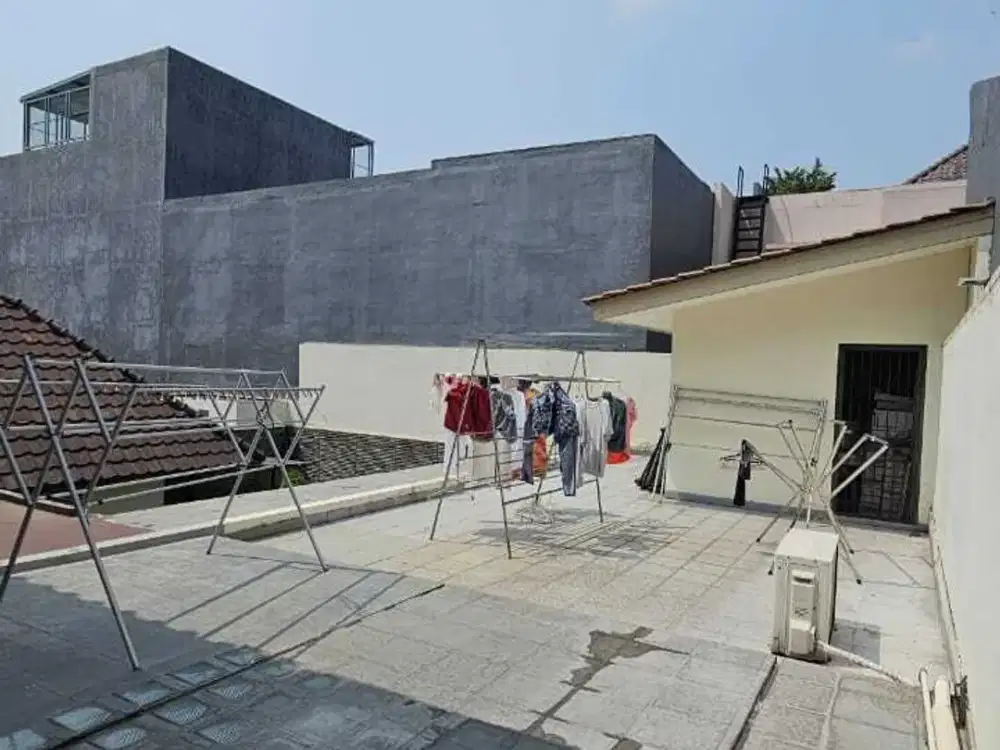 DIJUAL RUMAH RASA VILLA DI  HELICONIA - DE PARK BSD