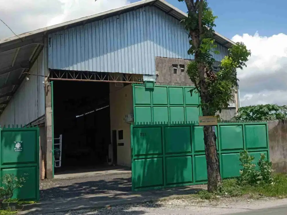 Gudang strategis Pura Demak Denpasar Bali