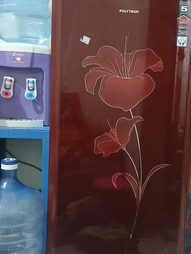 Kulkas polytron bekas