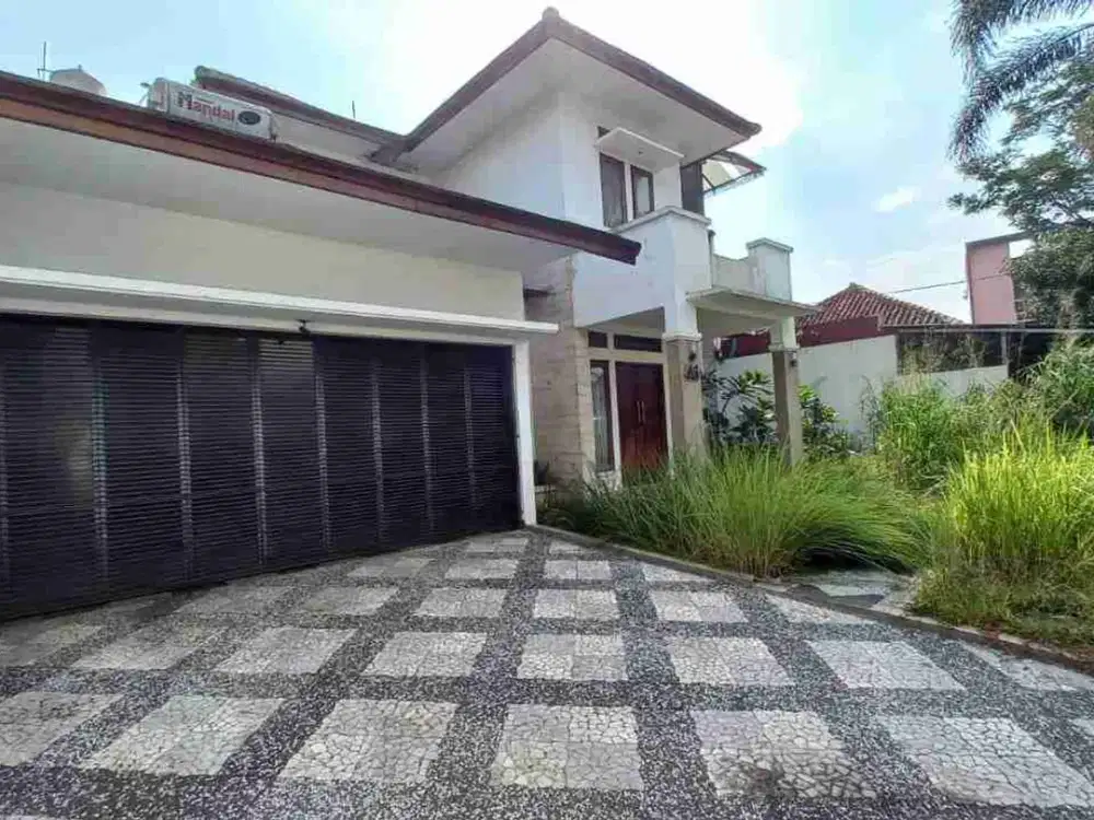 Jual murah rumah super luas 1000 meter lebih SHM nilai appraisal lebih tinggi bisa dapat cashback banyak dekat gedung sate bandung kota