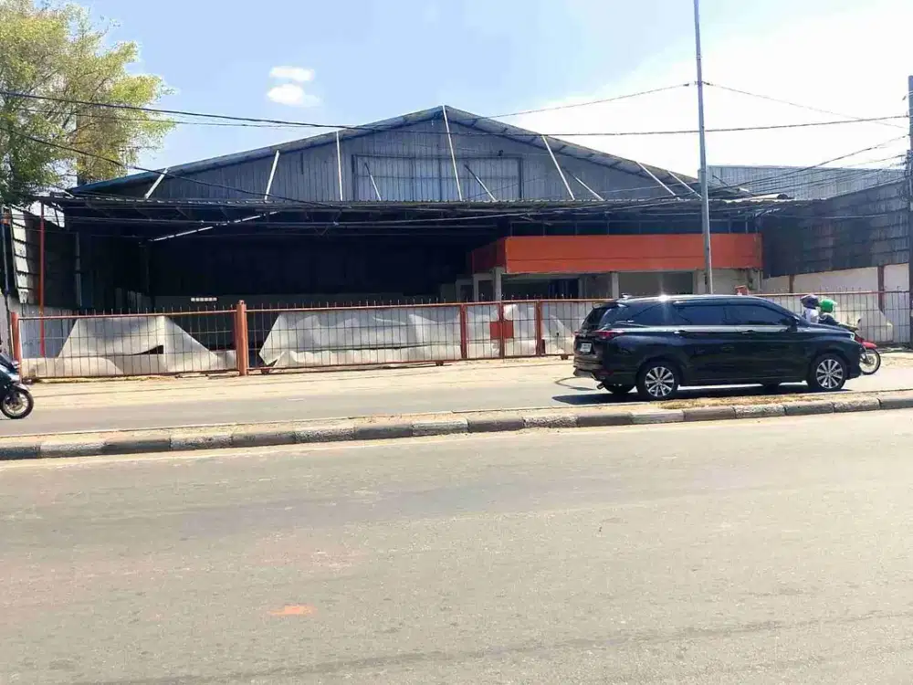 Disewakan Gudang Pinggir Jalan Raya Bekasi, Cakung Jakarta Timur .