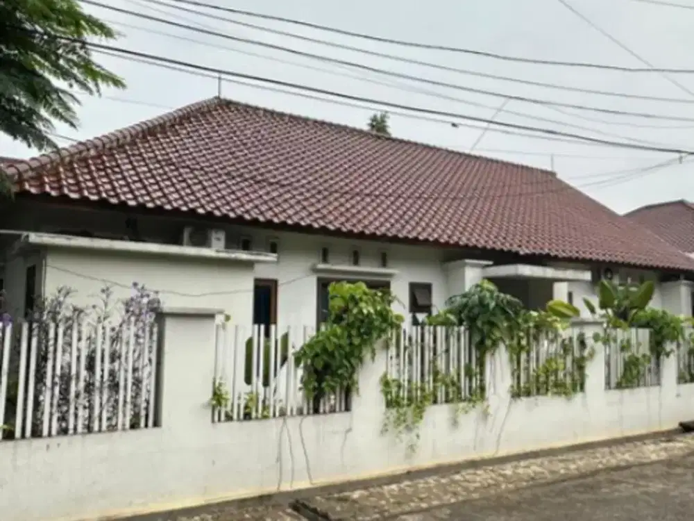 Dijual Rumah Dalam Kompleks di Daerah  Kemang