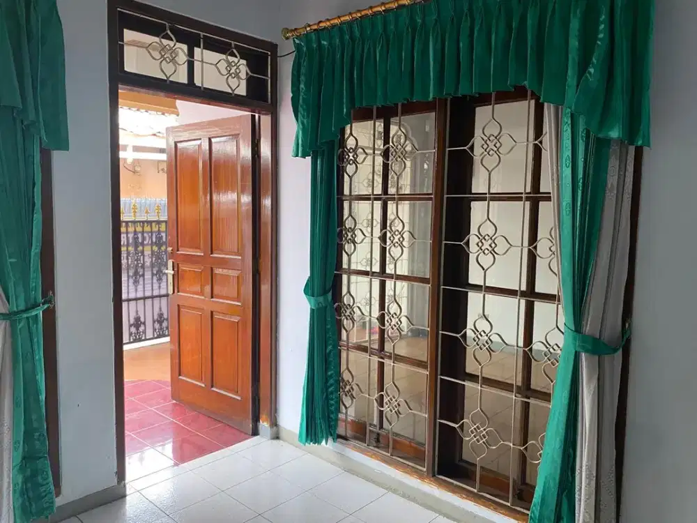 Rumah disewakan di Tebet Barat Dalam