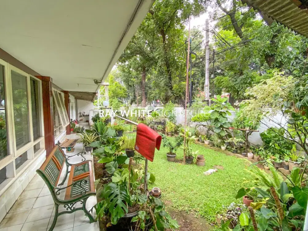 Rumah Cocok Untuk Usaha di Jl Wijaya 1 Kebayoran Baru