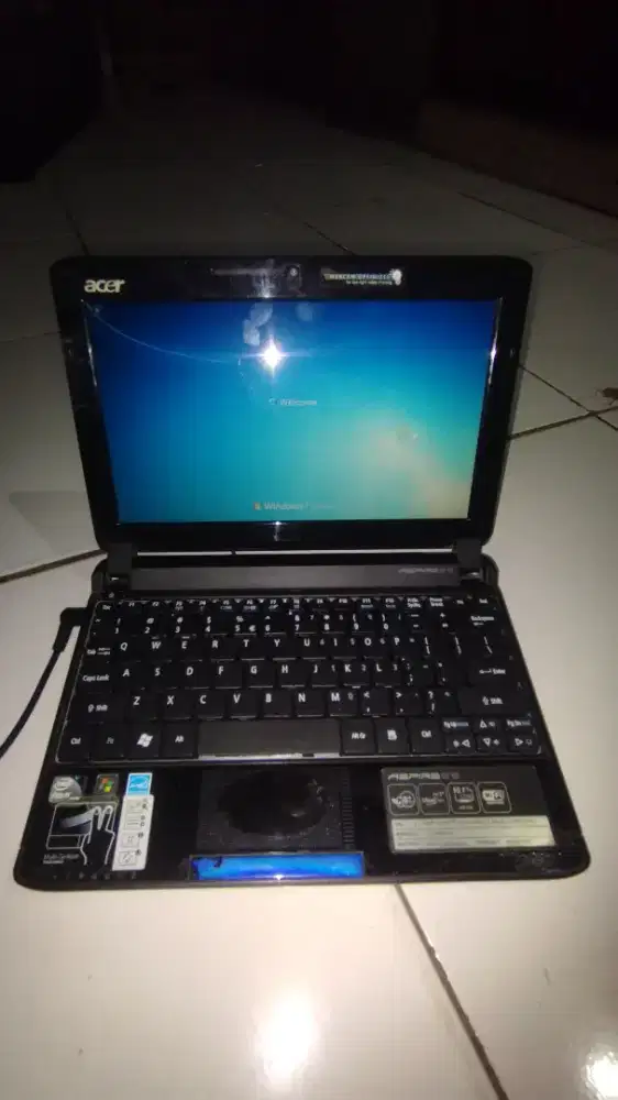 Acer Aspire one ( 10 inch )