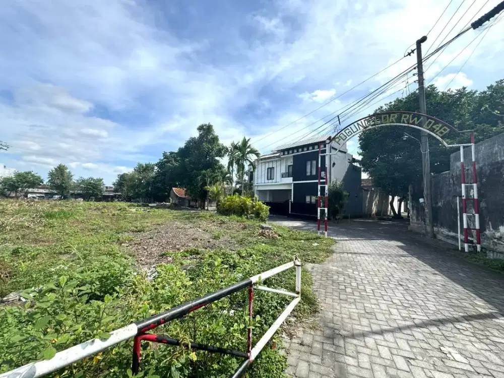 Selangkah Kampus UGM, Lingkungan Kos, Cafe Homestay