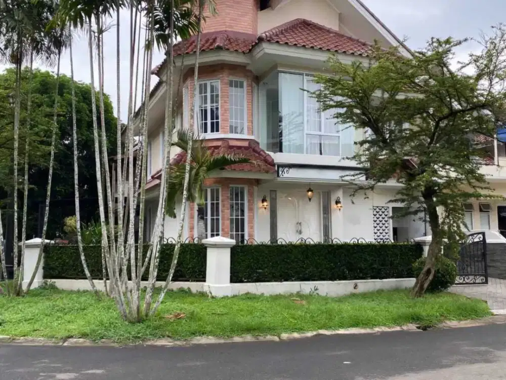 Rumah Hook Full Furnish Full Renovasi Taman Himalaya Lippo Karawaci