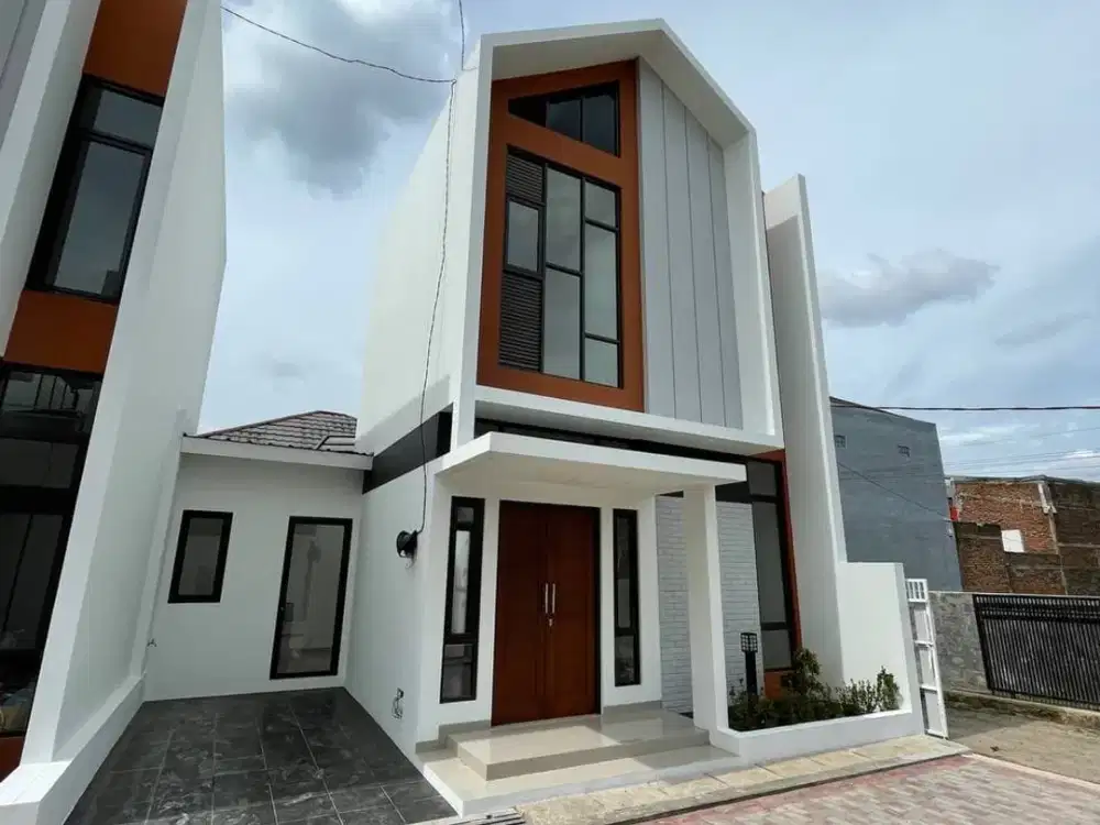 Rumah Siap Huni posisi Hoek di arcamanik antapani dkt padasuka