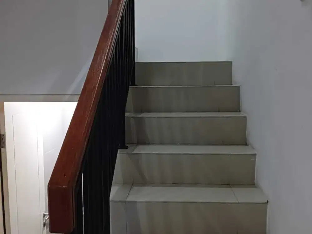 DISEWAKAN RUMAH CLUSTER MONACO GADING SERPONG