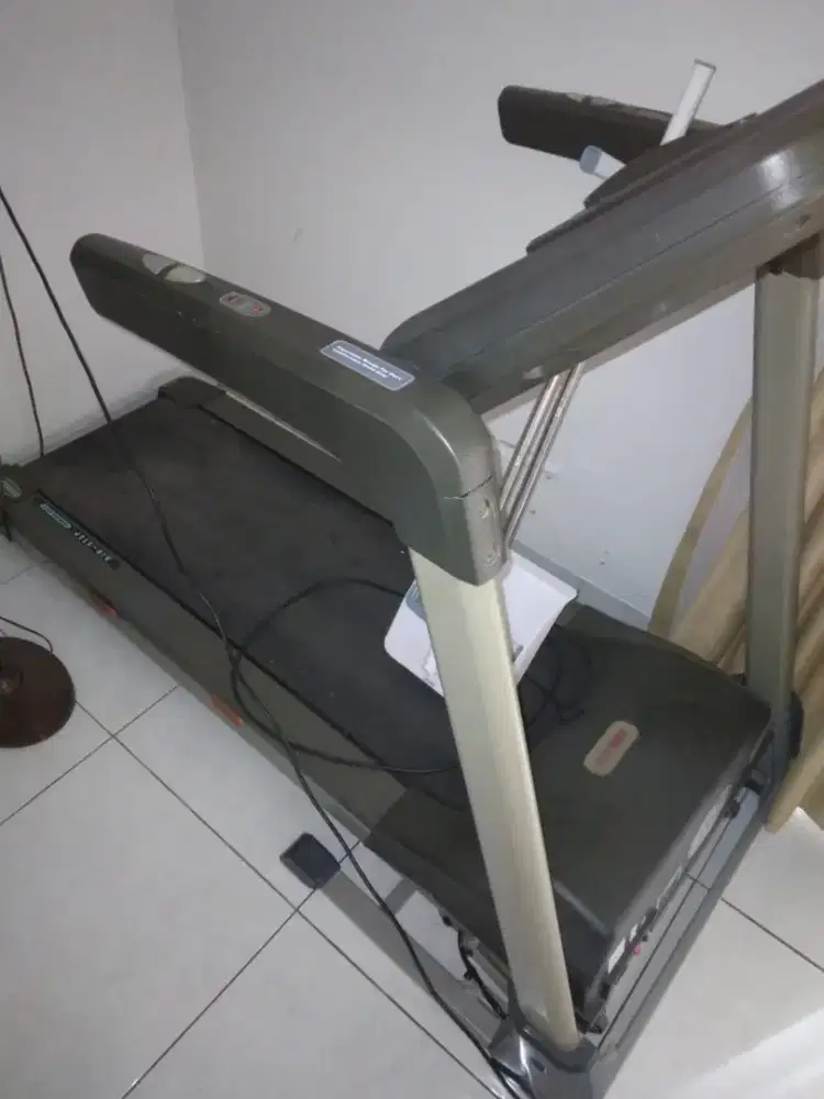 Treadmill dijual