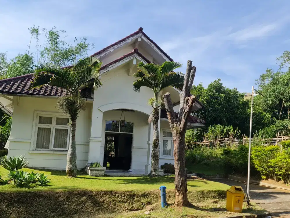 Villa Cantik Harga di Bawah NJOP di Cipanas Udara Sejuk Pemandangan Cantik