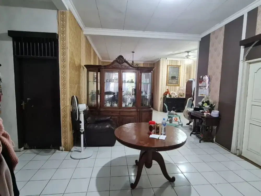 Rumah Tinggal 1 1/2 Lantai di Menteng Dalam Tebet Jaksel