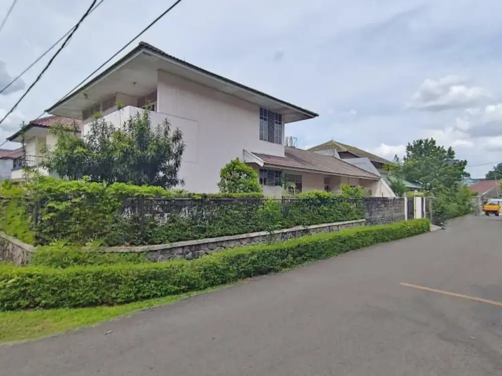 Rumah Siap Huni di Bintaro Jaya Sektor 1, Posisi Hook