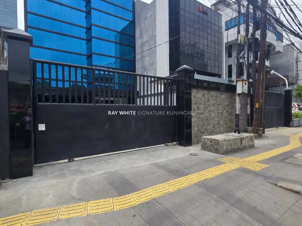 Gedung Perkantoran 5 Lantai di Jl Johar Menteng