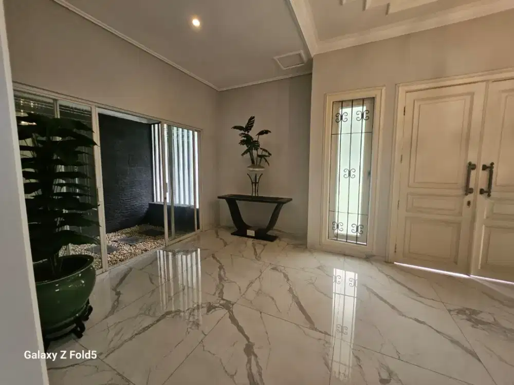 Rumah asri Ancol timur