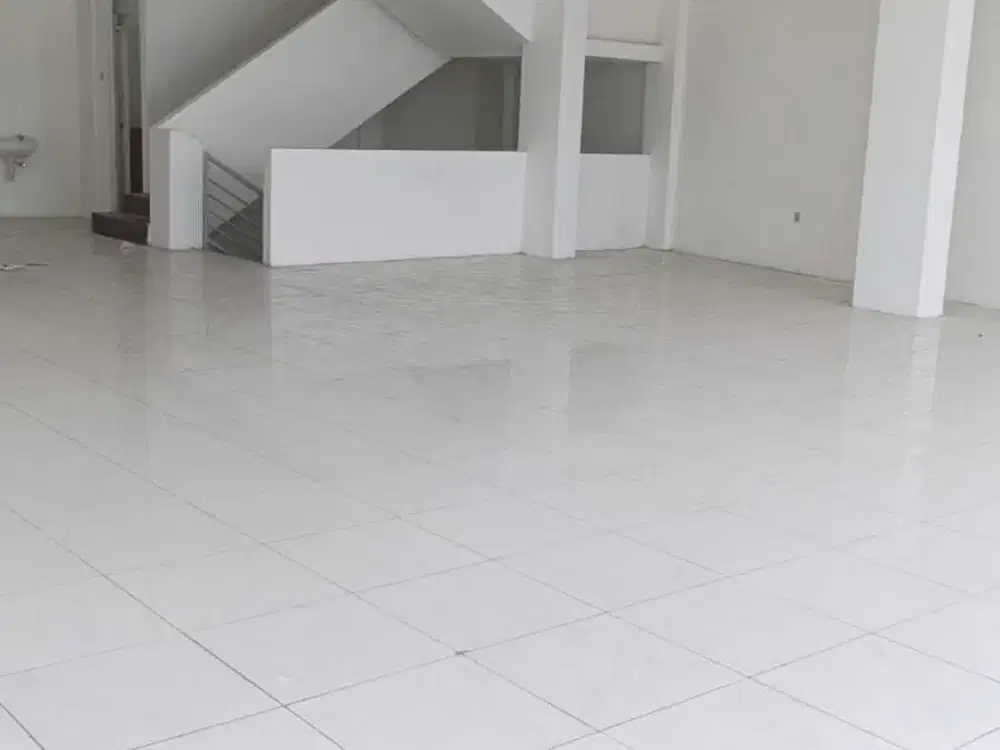 Dijual Cepat Ruko Gandeng 2 dan 3 Lantai Plus Lantai Dak