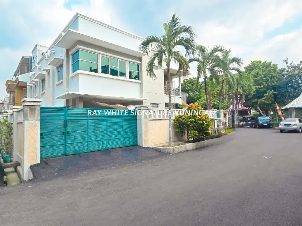 Rumah Layak Huni 3 Lantai di Jl Batang Hari Cideng