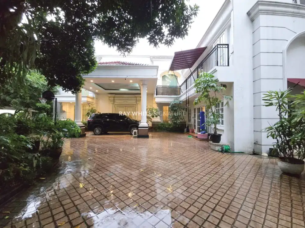 Rumah Mewah 2 Kavling Lokasi Elite di Mega Kuningan, Jakarta Selatan