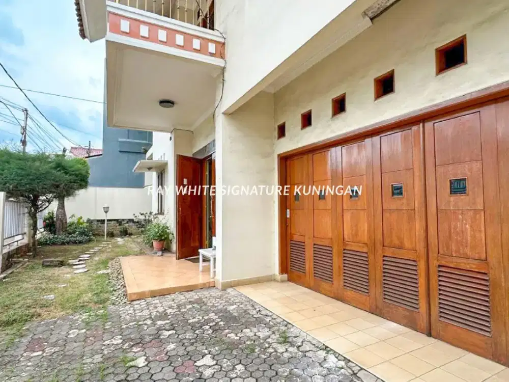 Rumah Siap Huni Lokasi Tenang di Komplek Permata Hijau 2