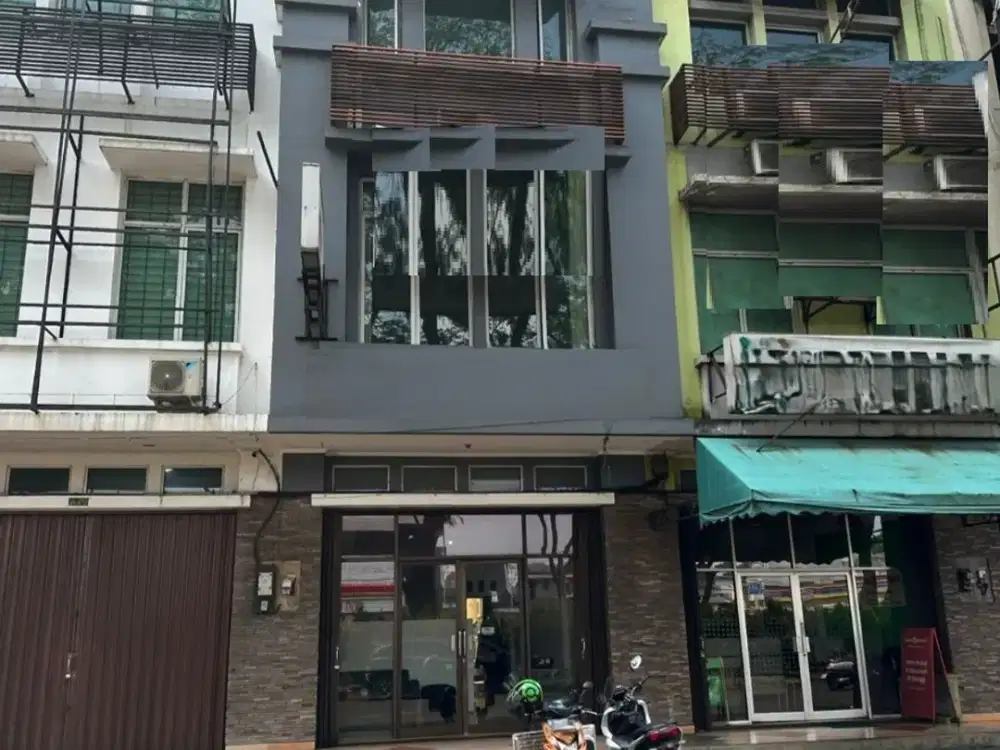Ruko 3 Lantai Unfurnished Tol Boulevard Jl Pahlawan Seribu, Rawa Buntu, Serpong