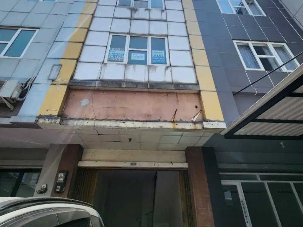 Ruko 3 lantai Strategis di tengah kota BSD, Tangerang