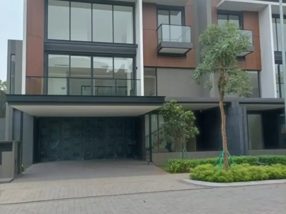 DIJUAL Rumah MEWAH cluster laurel navapark ada  lift di BSD CITY