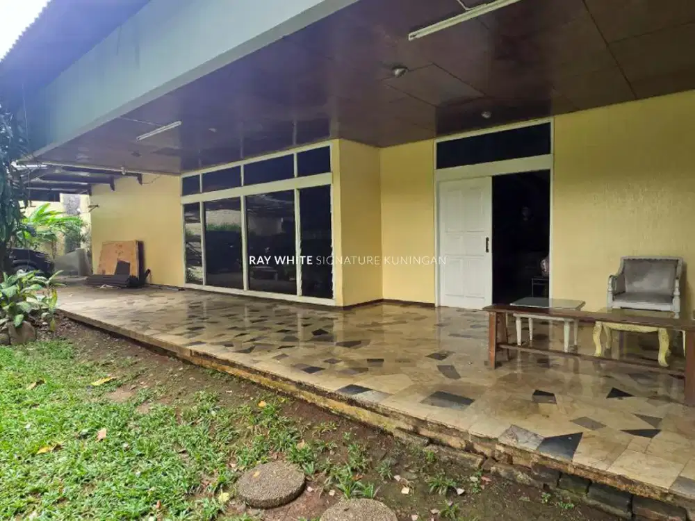 Rumah Lama di Area Prime di Taman Pakubuwono