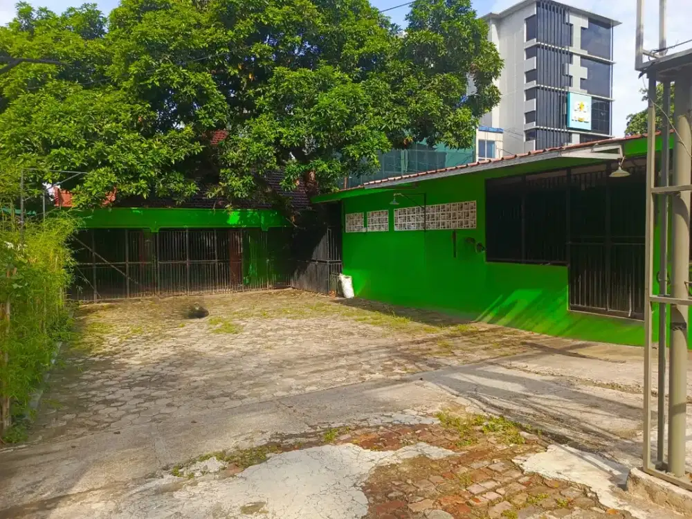 Disewakan Rumah Usaha Restoran 1 Lantai di Duren Tiga