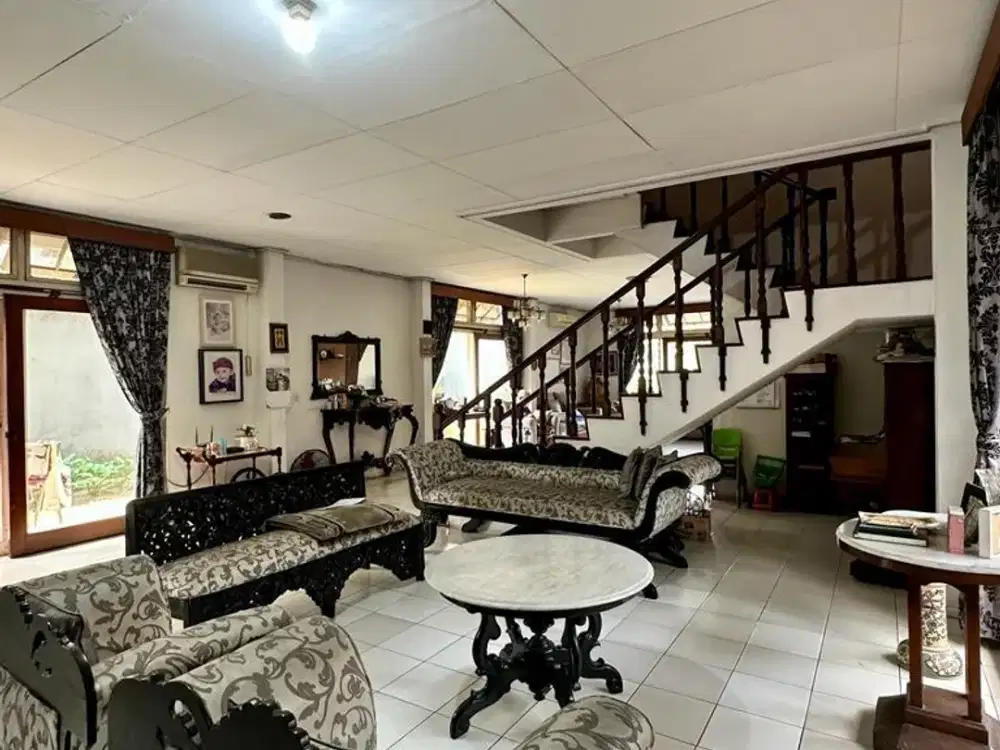 Di jual Rumah Lama di Jl H.Nawi 1 Gandaria Selatan - Jaksel