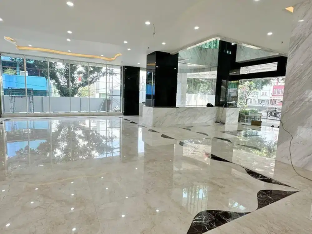 Gedung Kantor 8,5 Lantai di Mampang Prapatan Jakarta Selatan