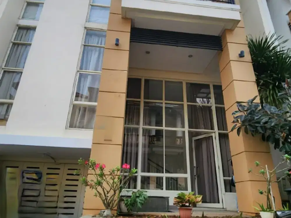 Disewa Town House Ancol Mansion Semi Furnished