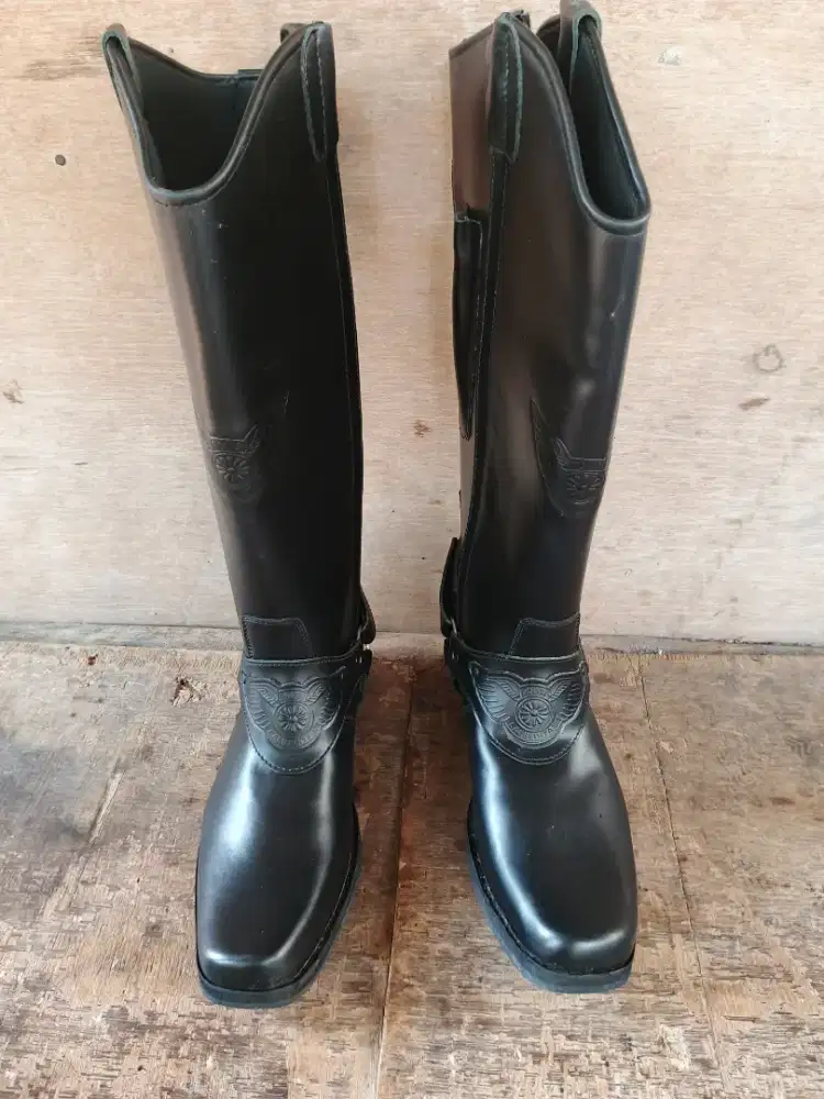 Jual sepatu boot jatah polri' size 42 original bisa bayar cod di tempt